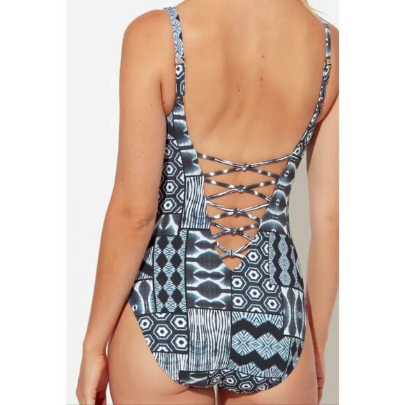 BLEU BY ROD BEATTIE Island Time One-Piece Lace up knotted Women's Swimsu… - Picture 3 of 6